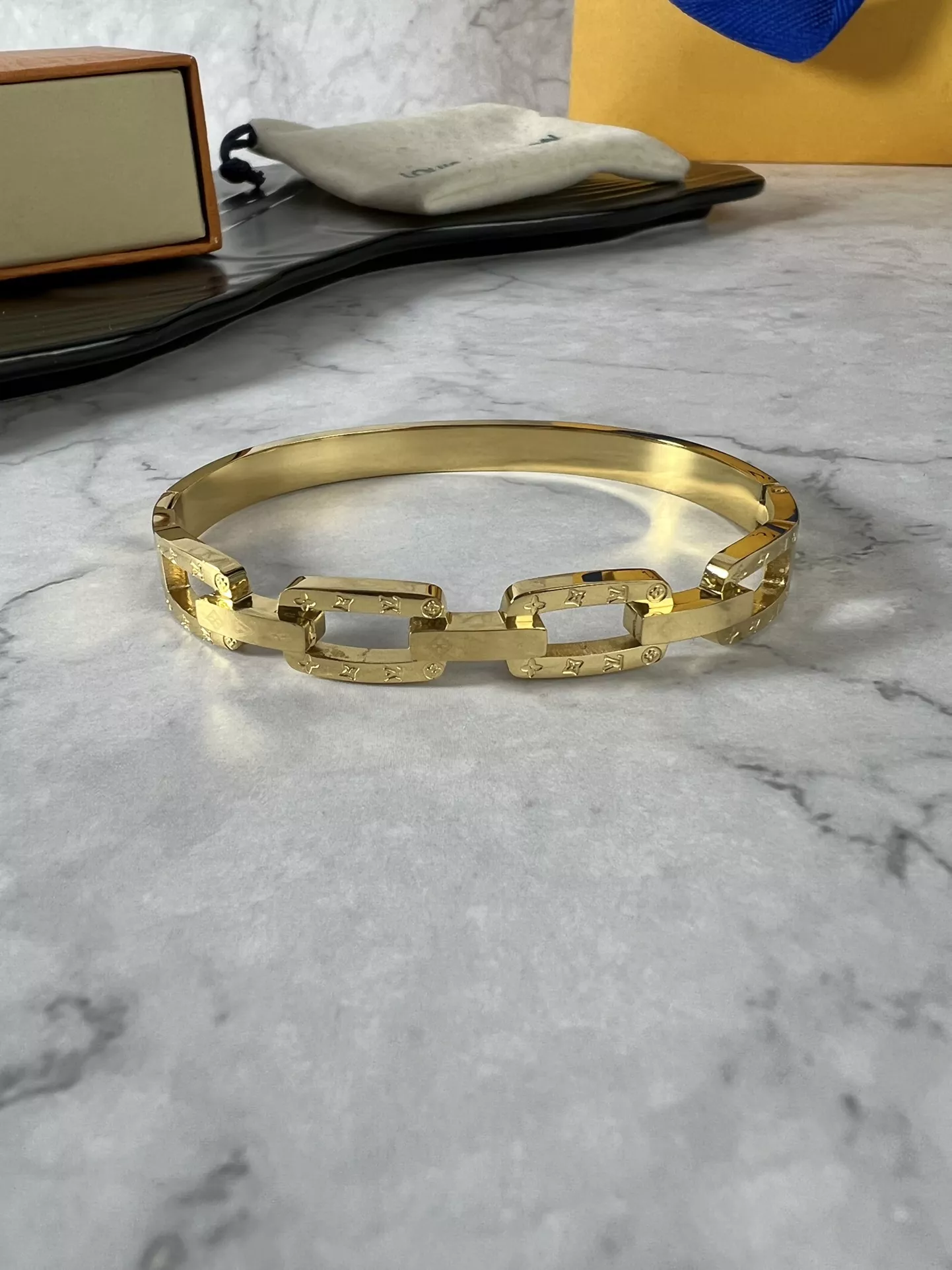 louis vuitton lv bracelets s_12b1067